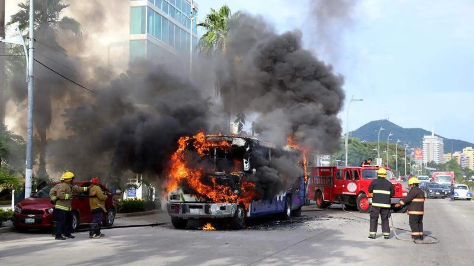 transporte publico acapulco combis quemadas narcos cuartoscuro (5)